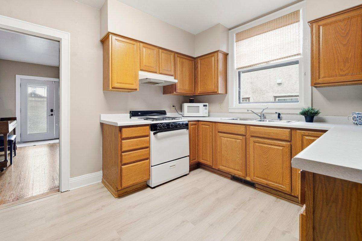 3428 Hennepin-25.jpg