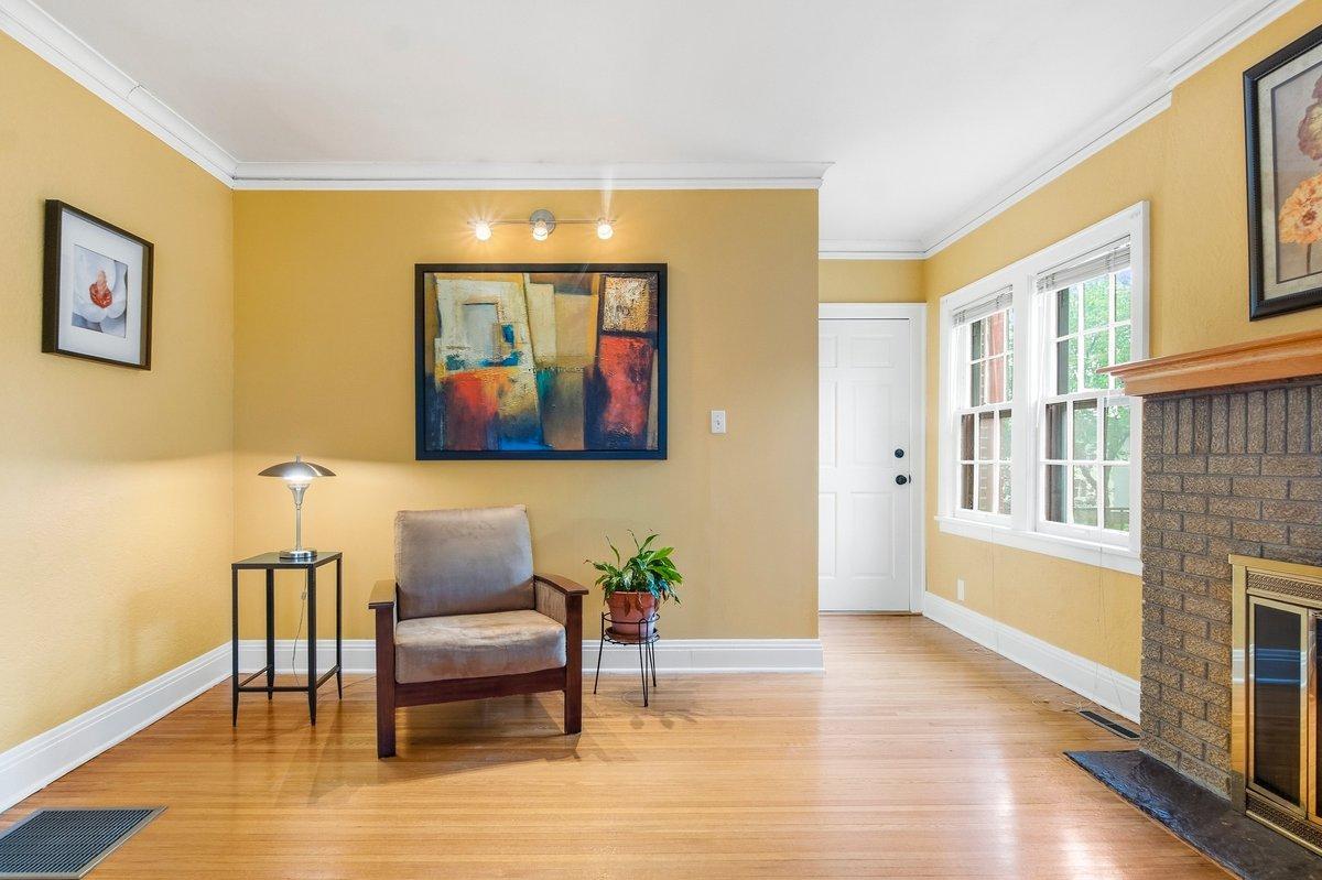 3428 Hennepin-4.jpg