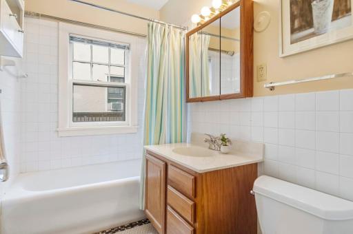 3428 Hennepin Avenue S, Minneapolis, MN 55408