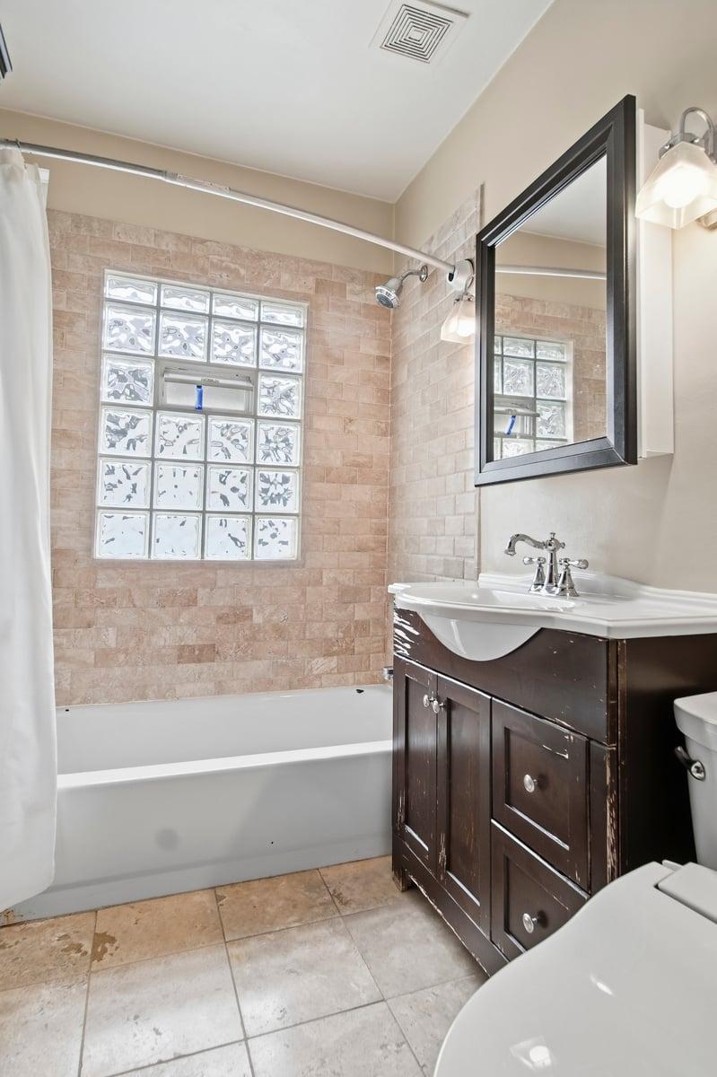 3428 Hennepin-55.jpg