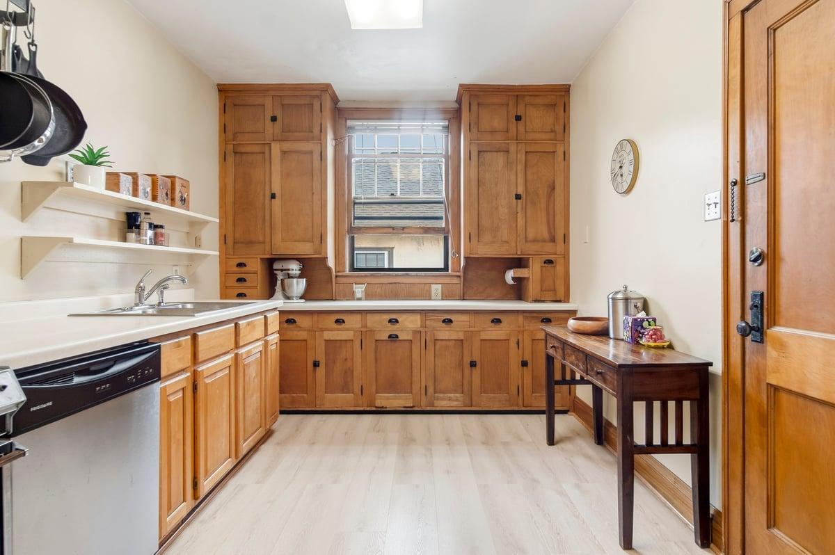 3428 Hennepin-37 2.jpg