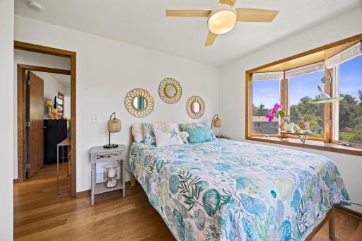 44-web-or-mls-11825 44th Ave N-380.jpg