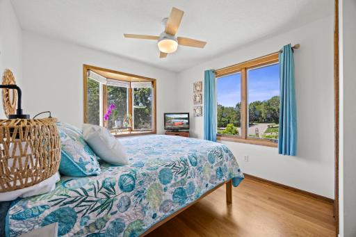 43-web-or-mls-11825 44th Ave N-375.jpg