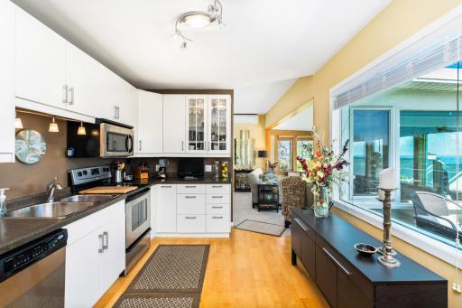 615 W 6th Street, Duluth, MN 55806