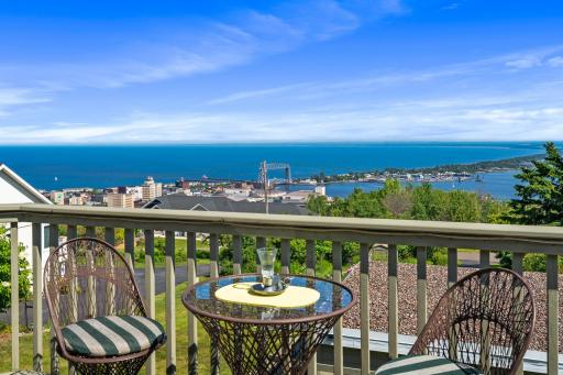 615 W 6th Street, Duluth, MN 55806