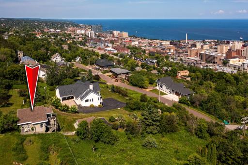 615 W 6th Street, Duluth, MN 55806