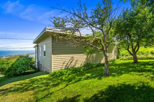 615 W 6th Street, Duluth, MN 55806