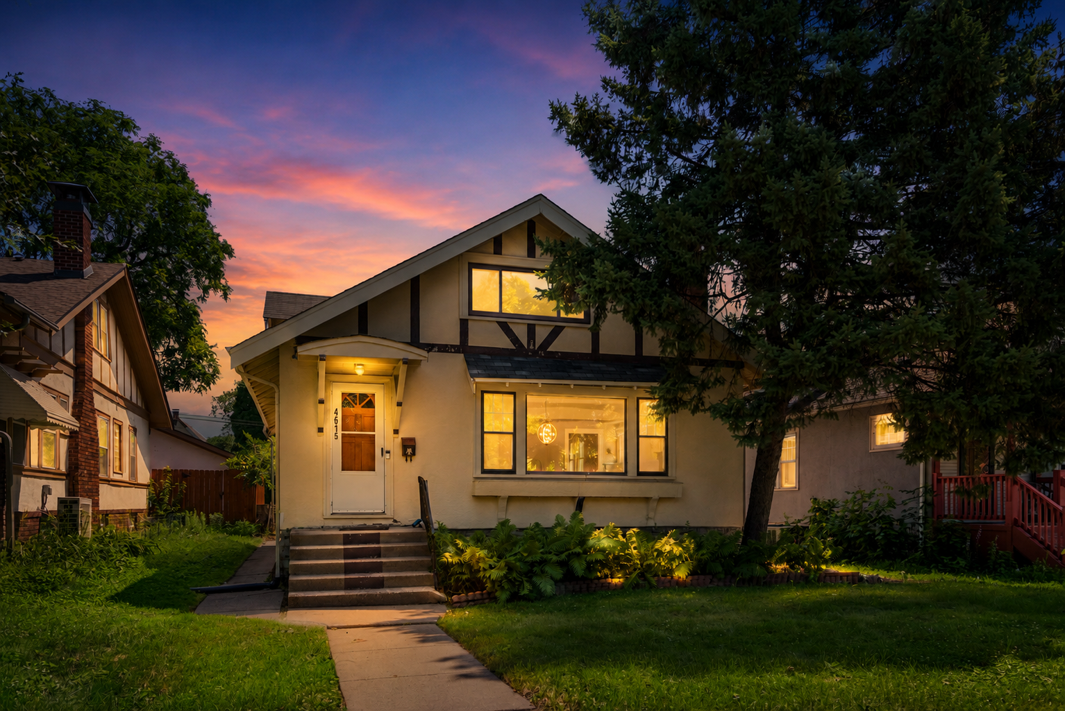 Welcome 4615 Portland the perfect blend of affordable price & choice location minutes from Minnehaha Creek and many neighborhood restaurants.