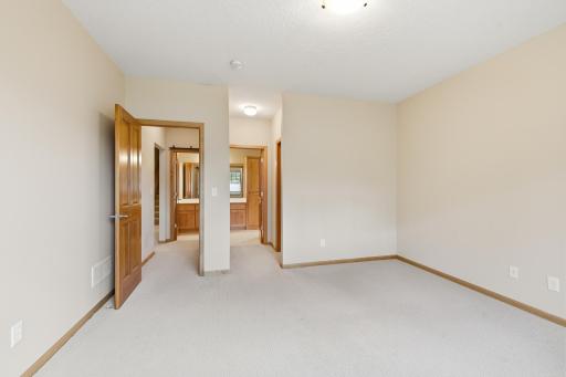 8117 Xerxes Circle, Bloomington, MN 55431