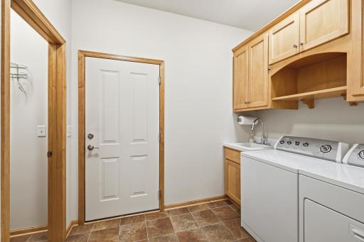 8117 Xerxes Circle, Bloomington, MN 55431