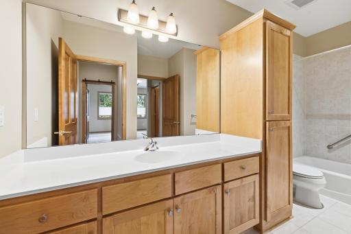 8117 Xerxes Circle, Bloomington, MN 55431