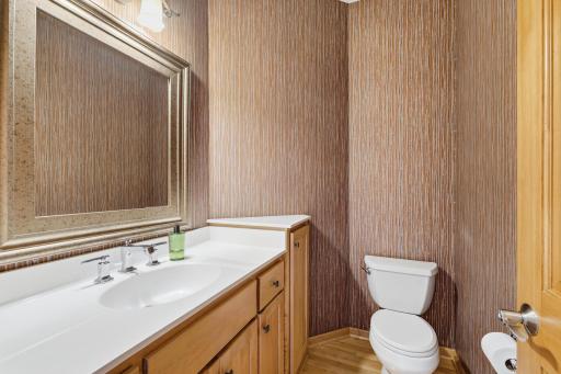8117 Xerxes Circle, Bloomington, MN 55431