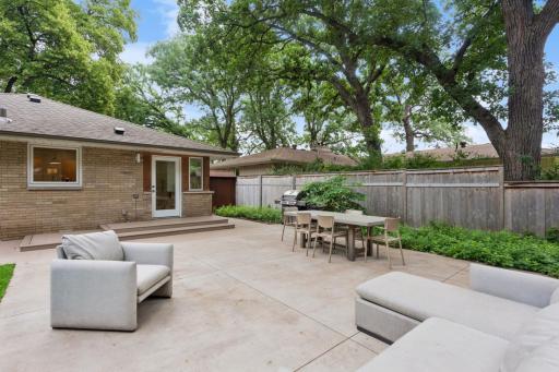 91 Mid Oaks Lane, Saint Paul, MN 55113