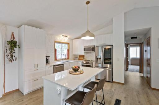 20615 Jaguar Avenue, Lakeville, MN 55044