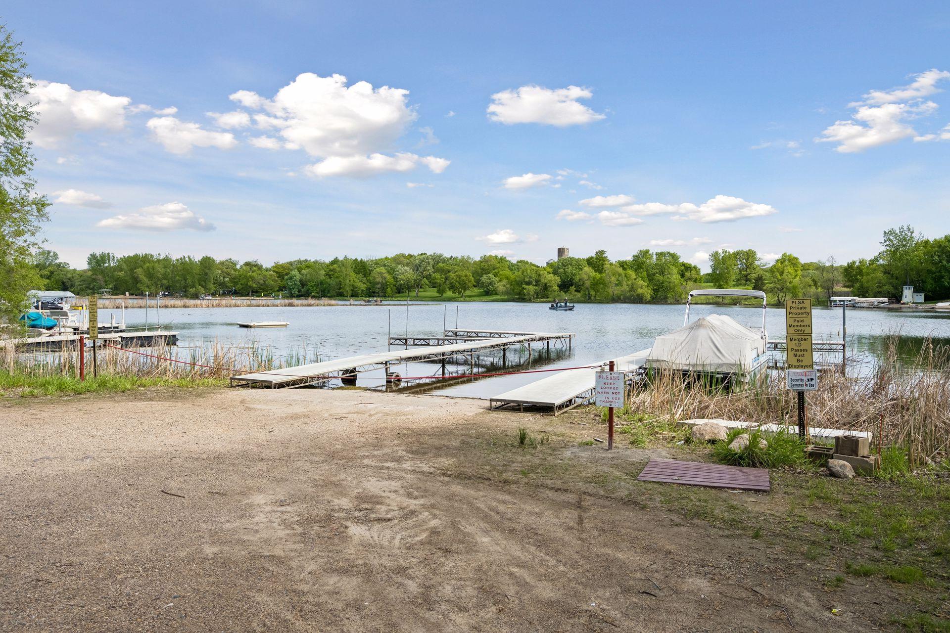 Private Marina, boat slip required to doc