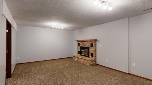 3926-Manorwoods-Dr-NW-Rochester-MN-10162026_185540.jpg