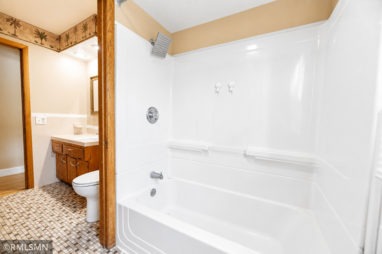 #11-Irving bright and airy bathroom .png