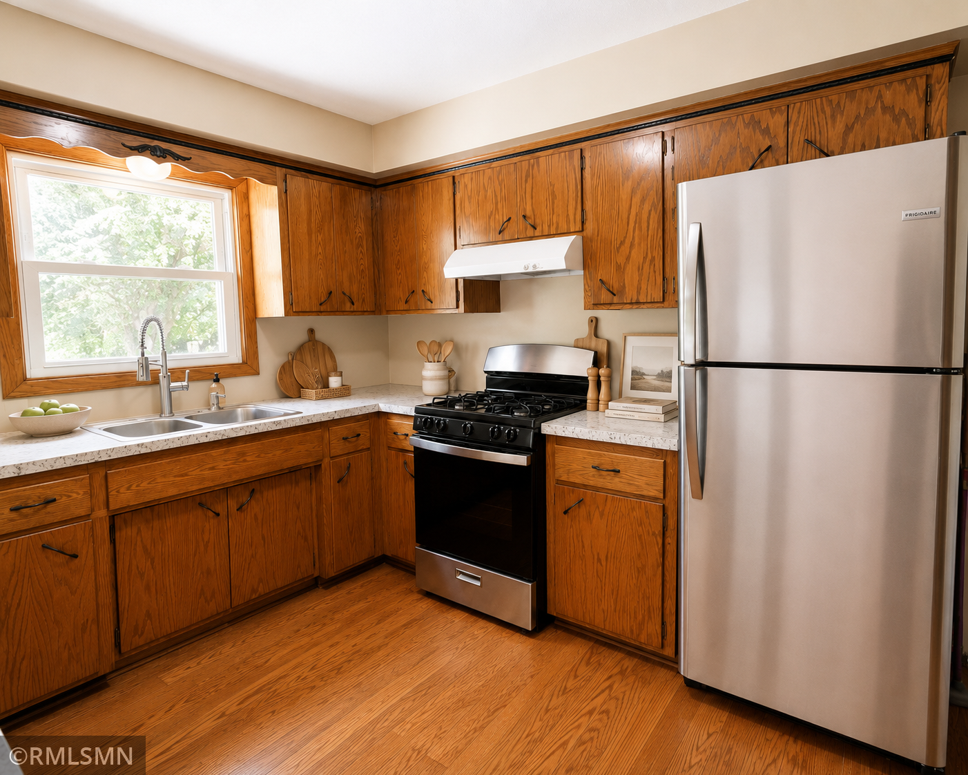 #16-Irving-Oak MidCentury Modern Kictchen.png