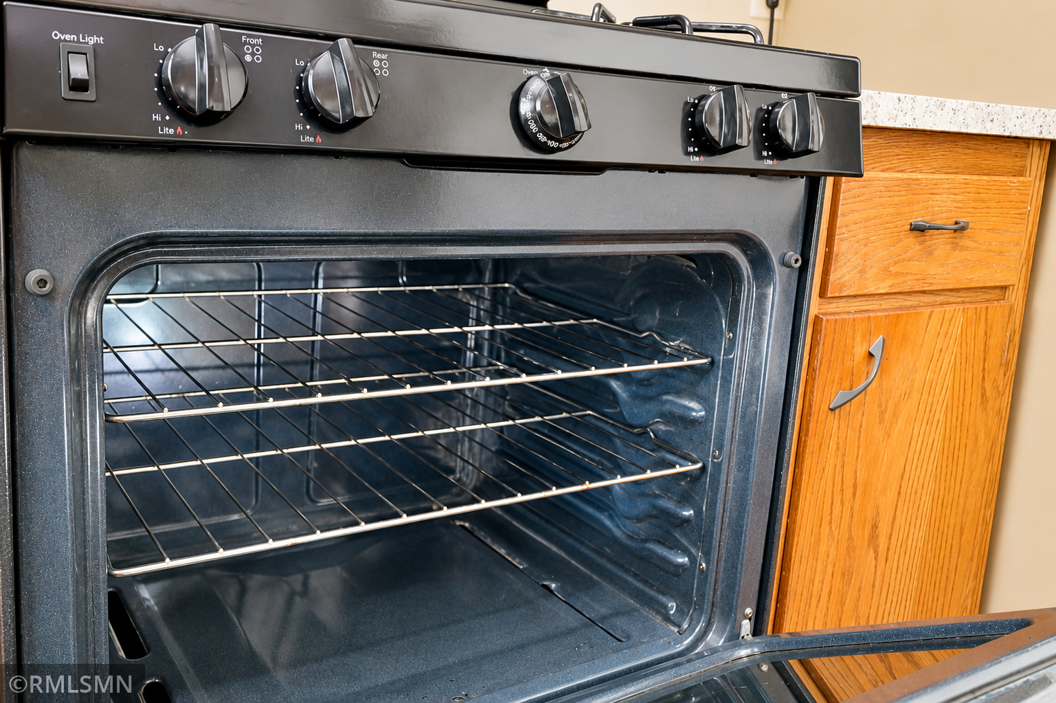 #21-Irving Newer Clean Oven.png