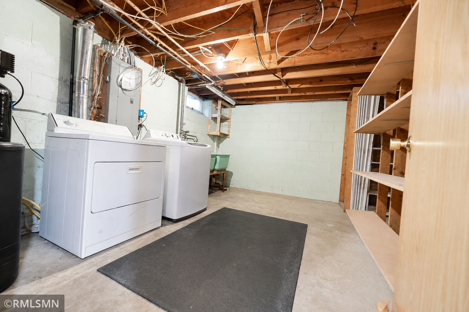 #25-Irving-Big Clean Laundry Room .png