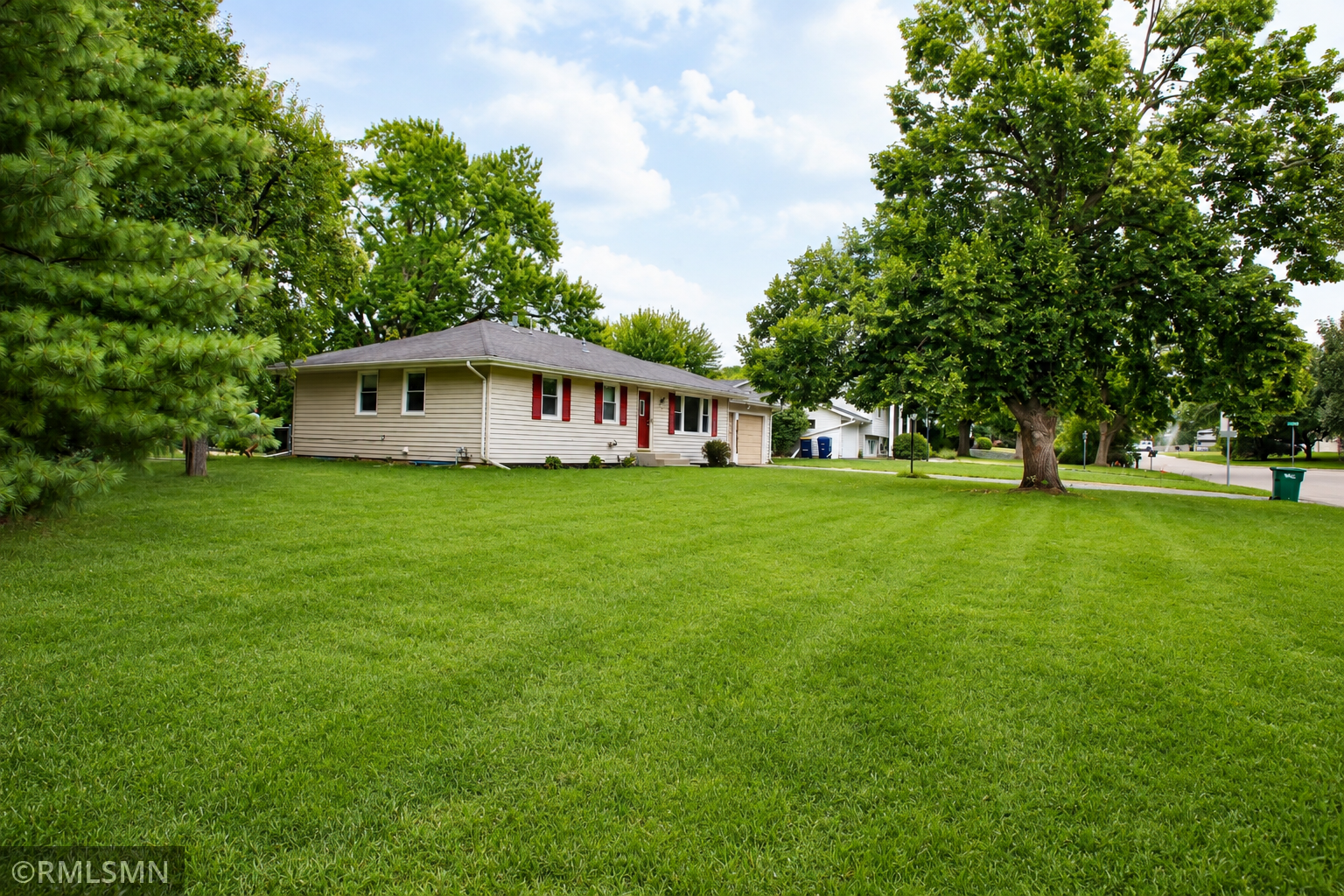 #35-Irving Large Corner Lot Charming One Level House.png