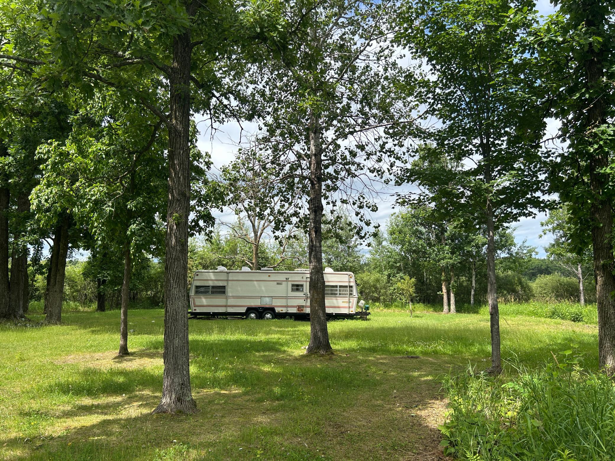 A closer look as you move into the yard space.
