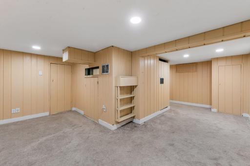 2924 Blackstone Avenue, Saint Louis Park, MN 55416