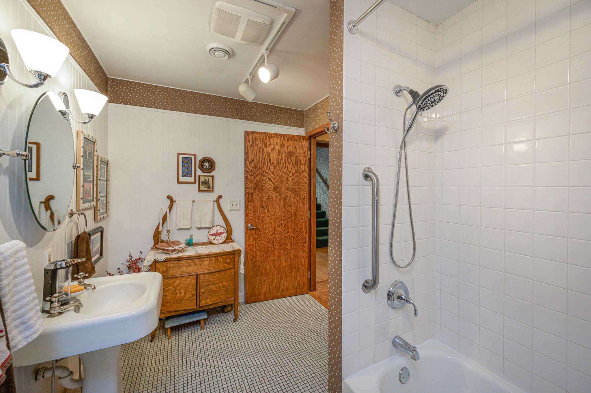 418 Forest St Fairmont MN-25.jpg