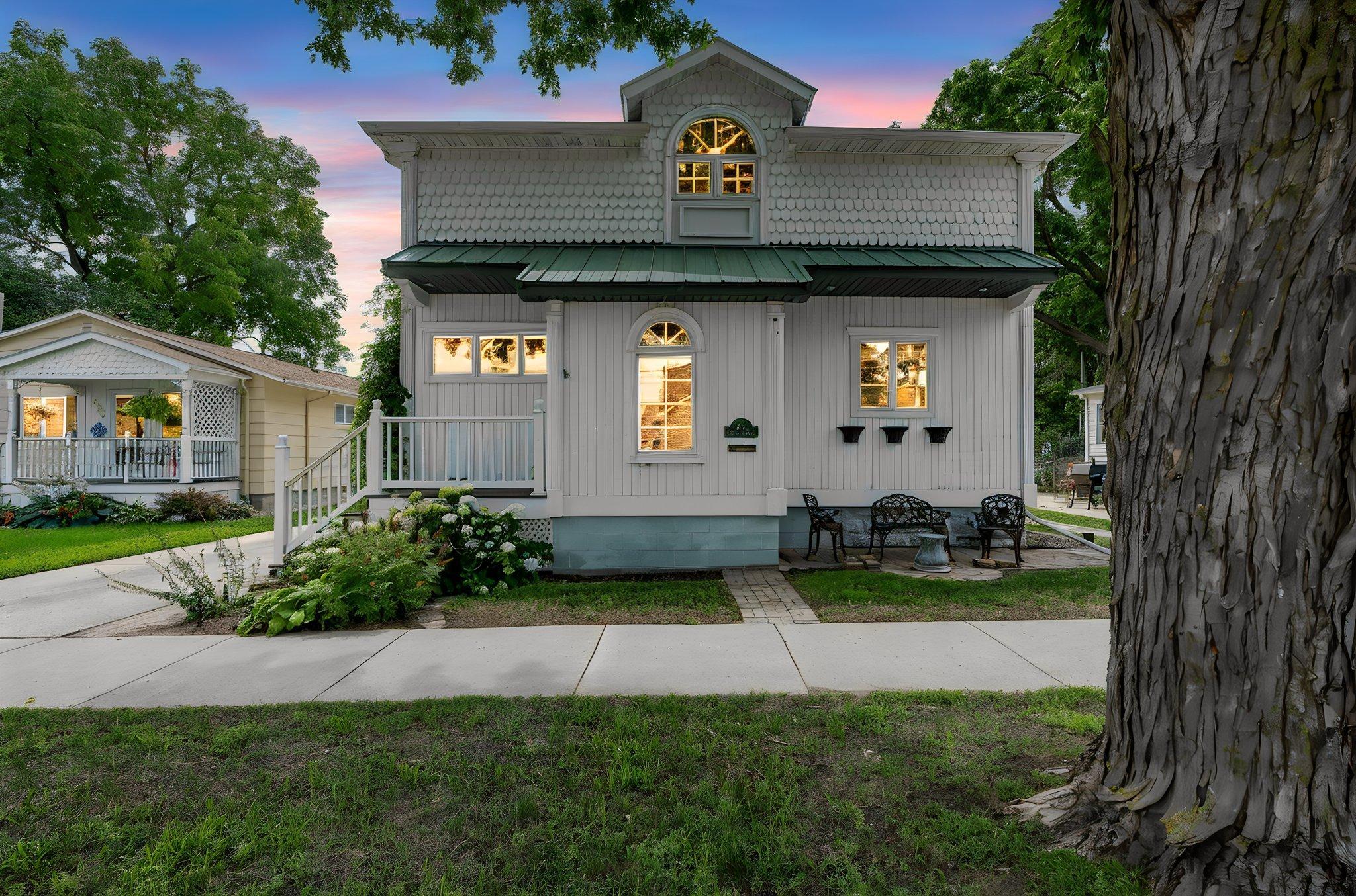 418 Forest St Fairmont MN-01 day to dusk.jpeg