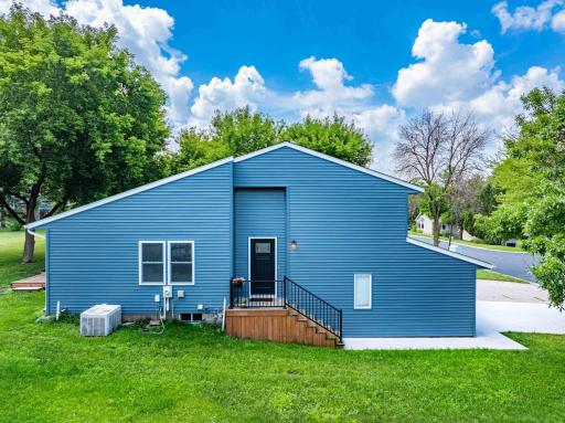 1035 Fox Run Road, Waconia, MN 55387