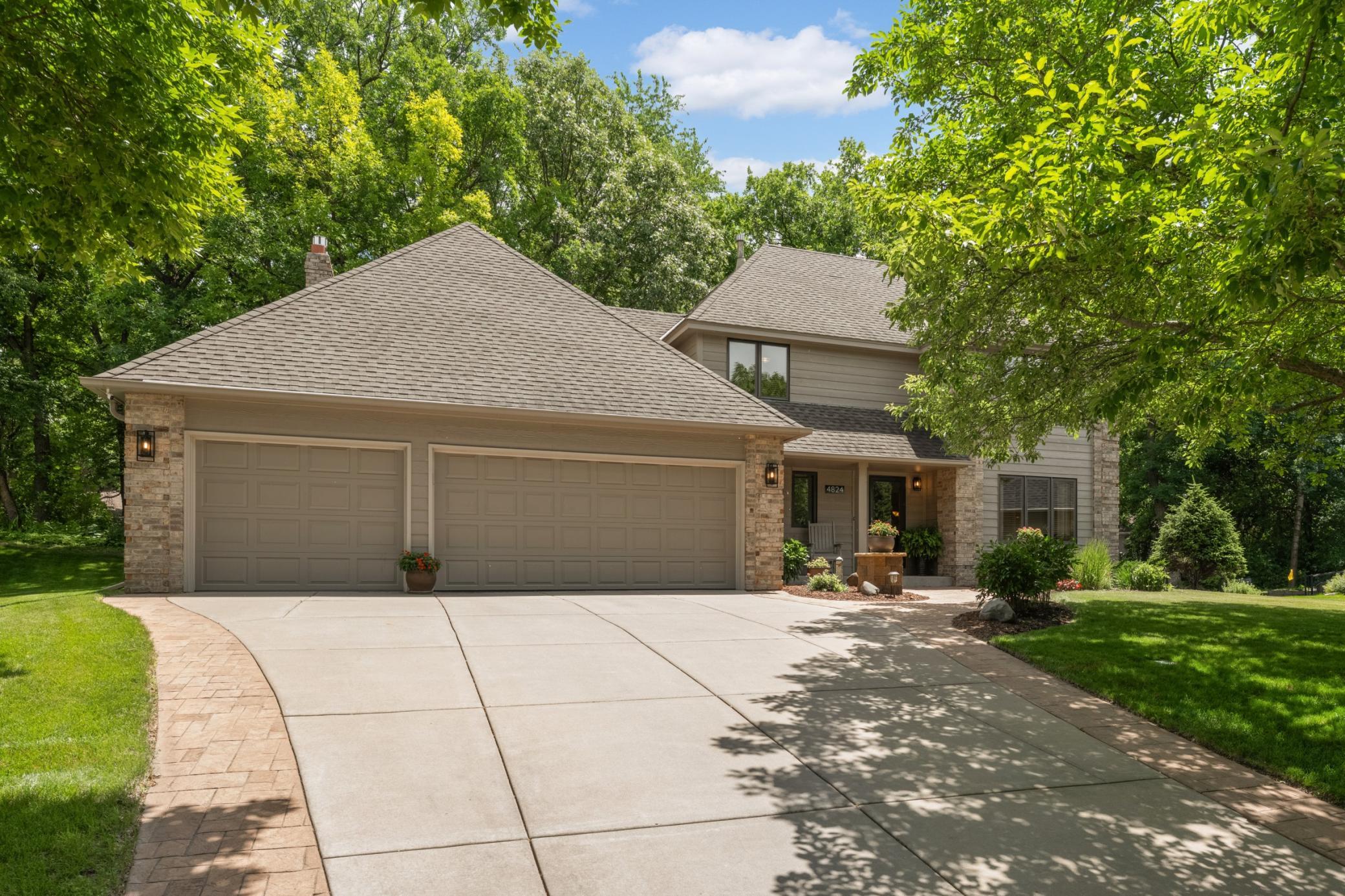 Concrete Driveway w/ Stamped Edging
