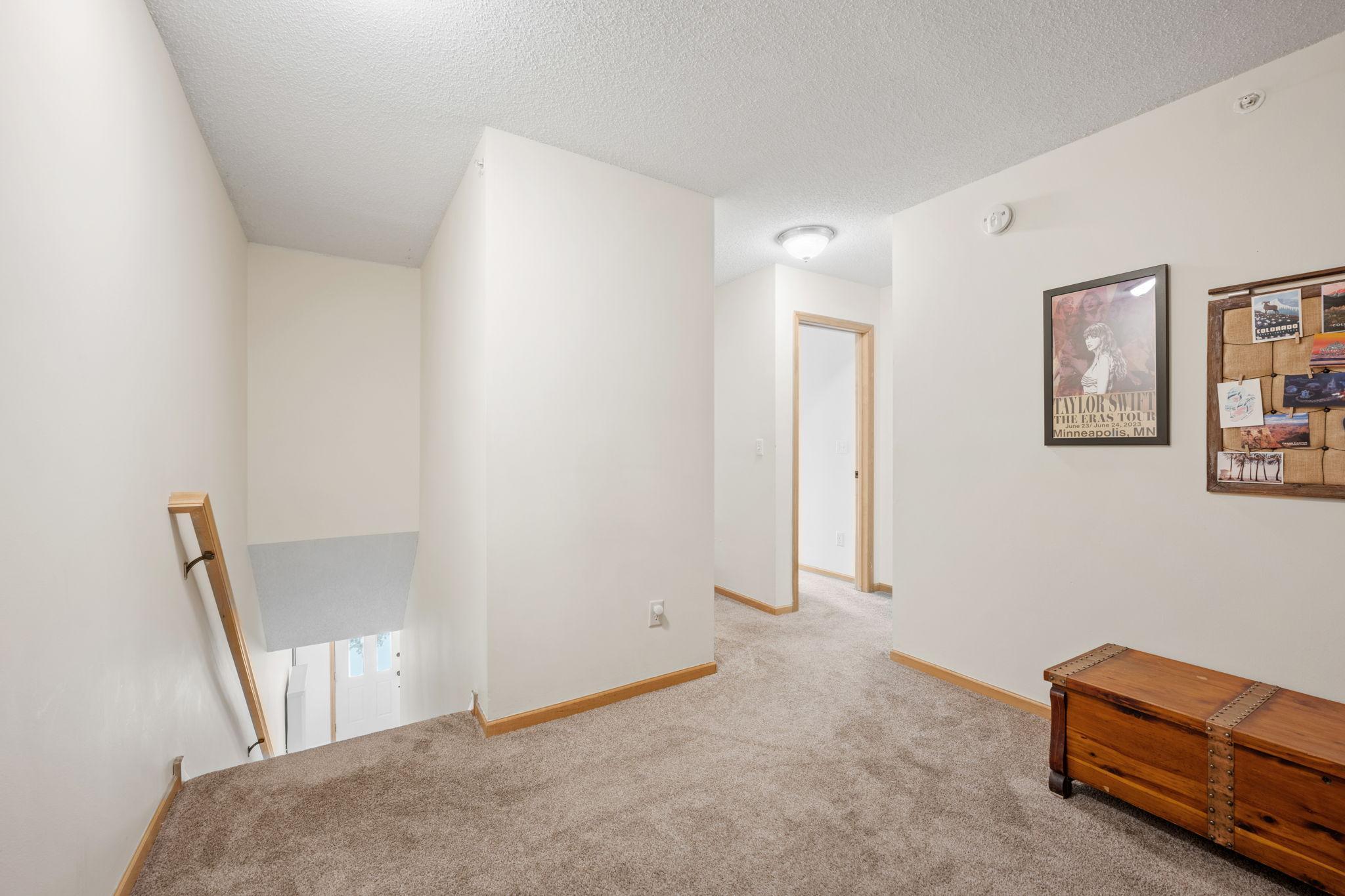 25-web-or-mls-8487 Forestview Ln-25.jpg