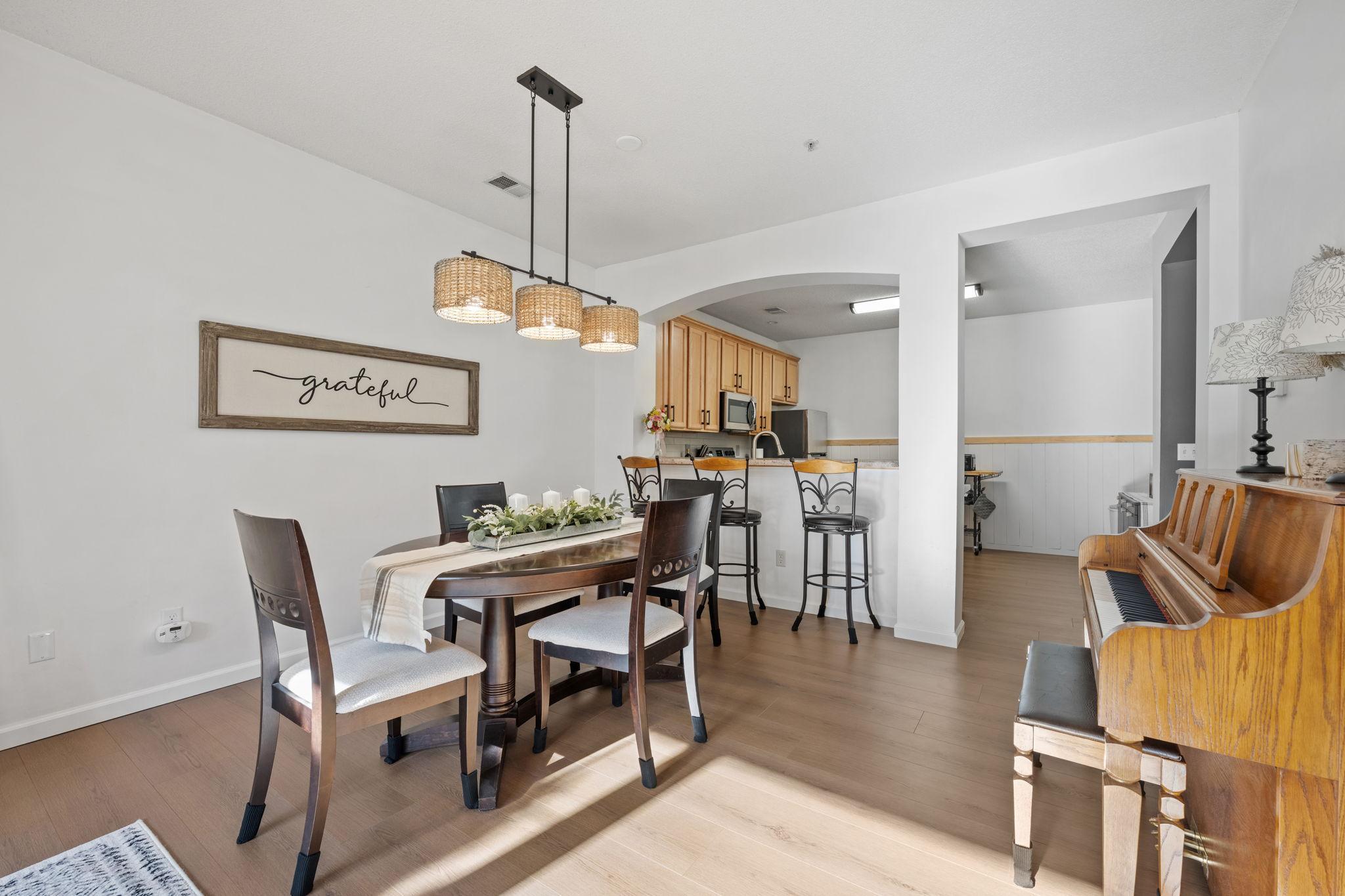 13-web-or-mls-8487 Forestview Ln-13.jpg
