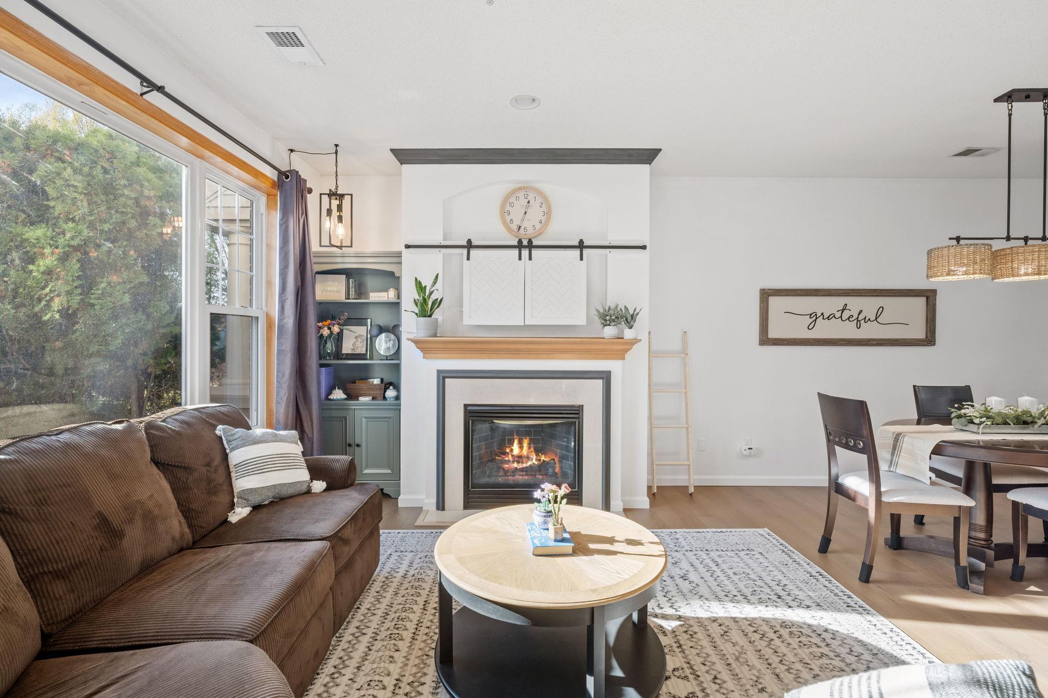 10-web-or-mls-8487 Forestview Ln-10.jpg