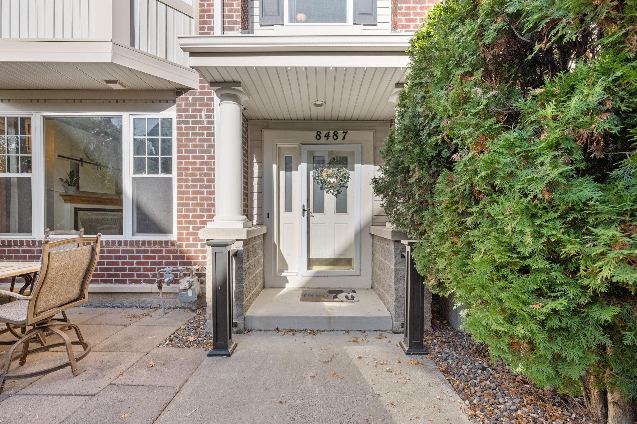 4-web-or-mls-8487 Forestview Ln-4.jpg