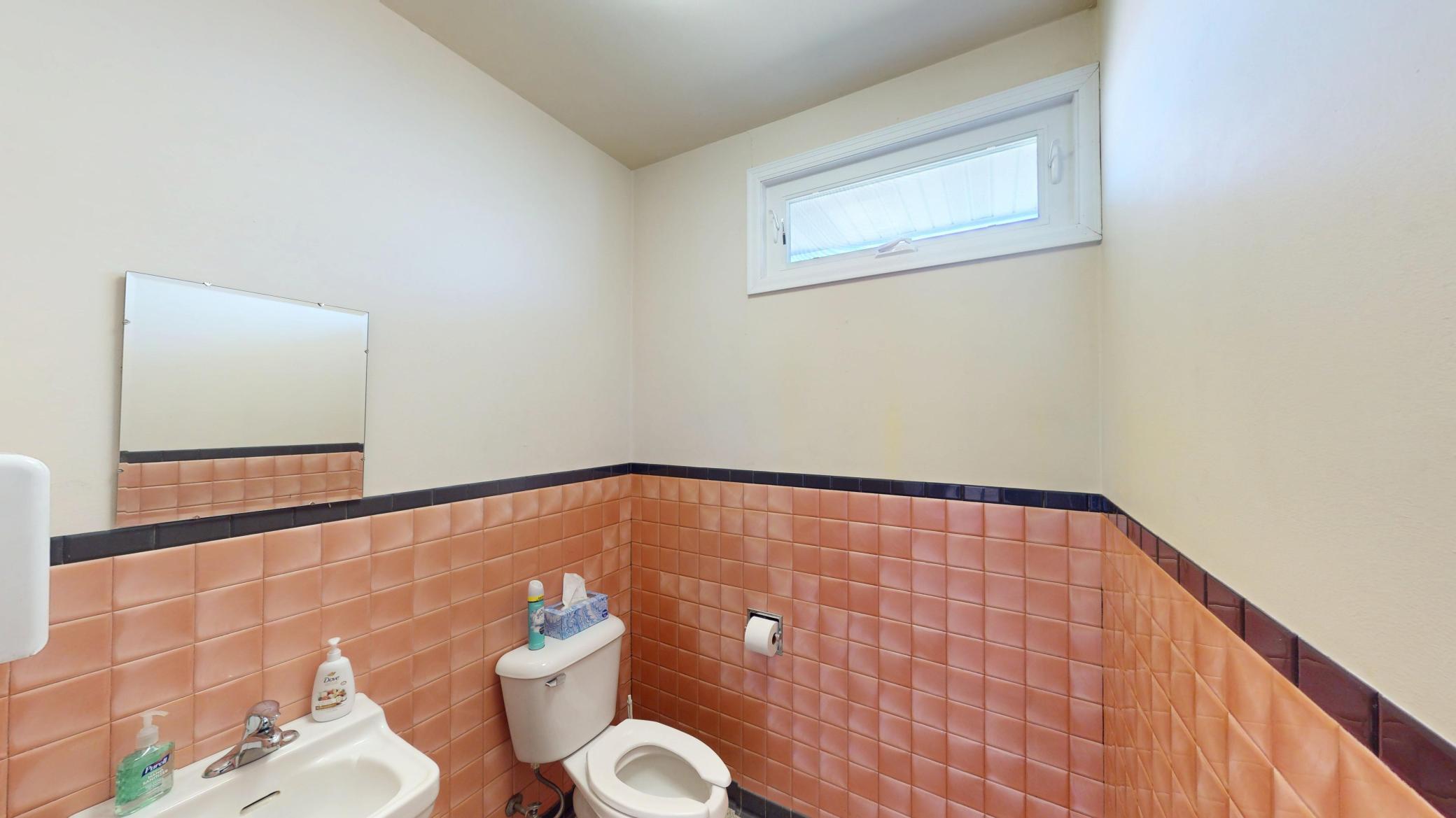 Mens Bath_.jpg