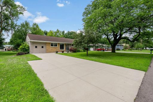 47 Skyline Drive, Mankato, MN 56001