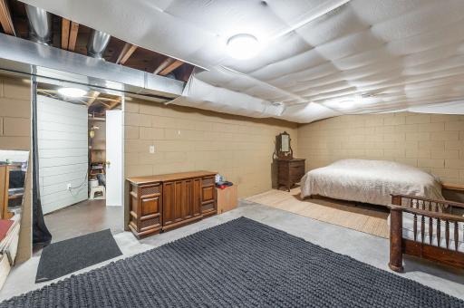 47 Skyline Drive, Mankato, MN 56001