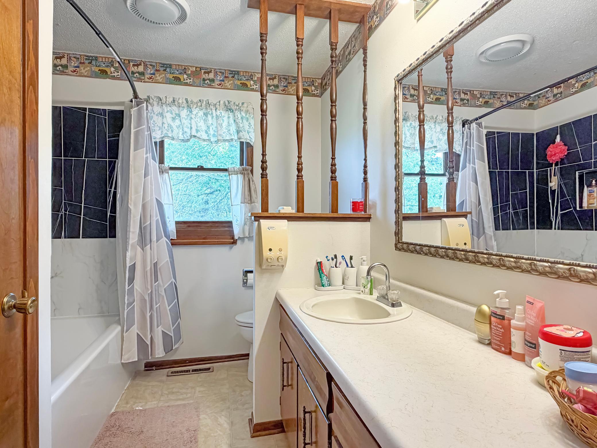Main Floor Full Bath