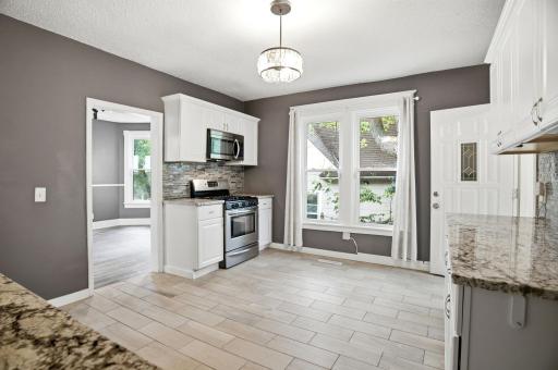 661 Magnolia Avenue E, Saint Paul, MN 55106
