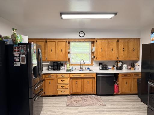 Kitchen b.jpg