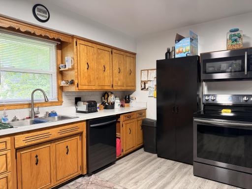 Kitchen d.jpg