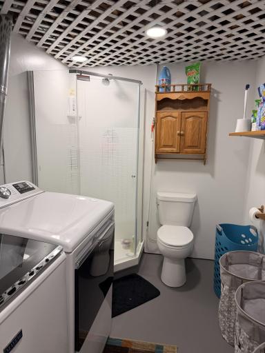 Bath .75 & Laundry Room a.jpg