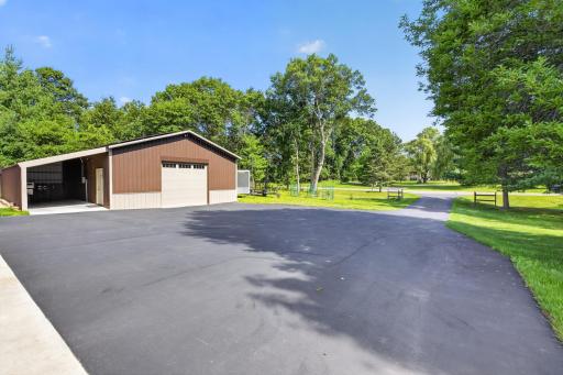 Large long driveway is perfect for the best parties and get togethers
