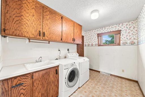 1017 9th Street, Gaylord, MN 55334