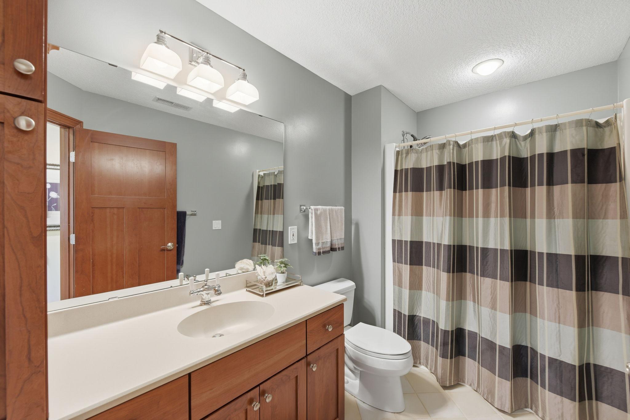 Upper Level Full Bath