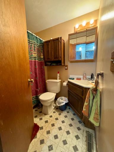 Full Bathroom