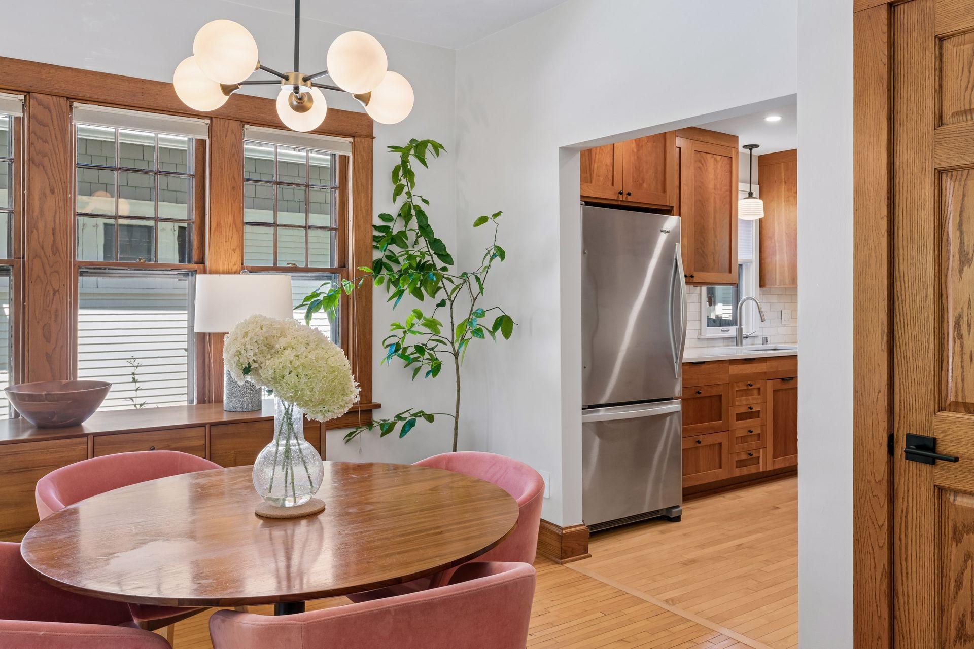 That light fixture!
