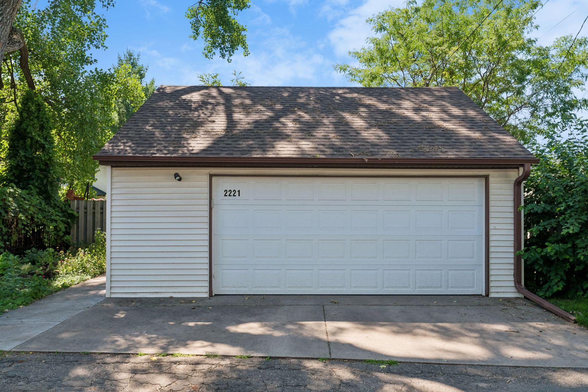 Newer oversized 2-car garage