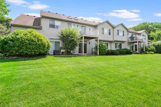 Great location overlooking expansive grassy area. Easy, one-level living!